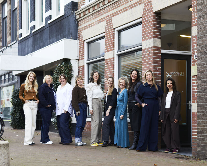 Een groot bedrijf is geen grote versie van een klein bedrijf. Een groot bedrijf is geen grote versie van een klein bedrijf.